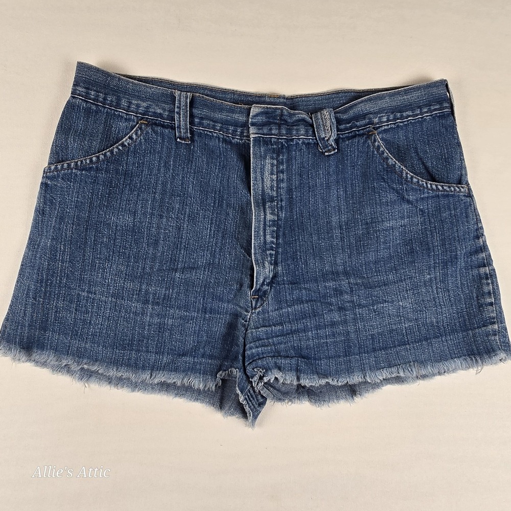 Womens Cut-off Blue Jean Shorts Ripped 70s Vintage Snap Button Fringe 33" Waist